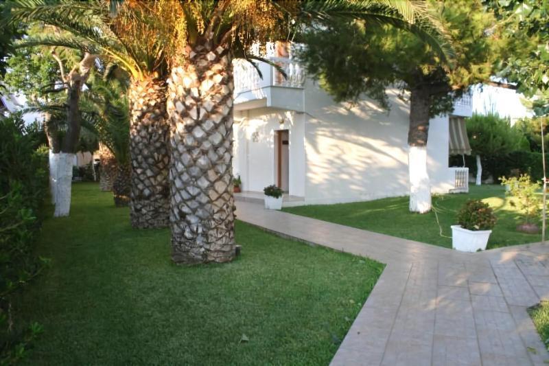 Posidonia Pension Amarynthos Exterior photo