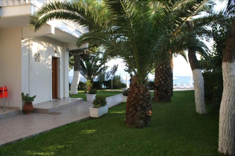 Posidonia Pension Amarynthos Exterior photo