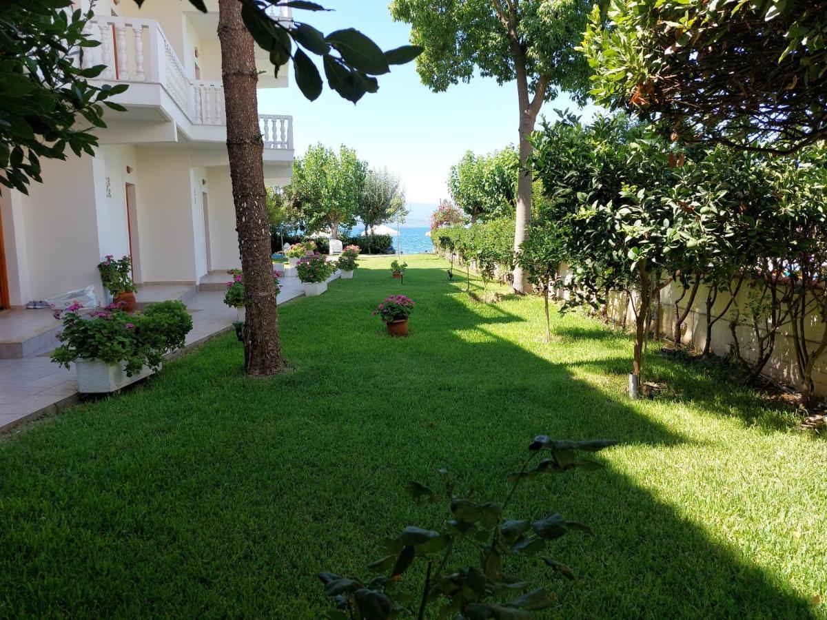 Posidonia Pension Amarynthos Exterior photo