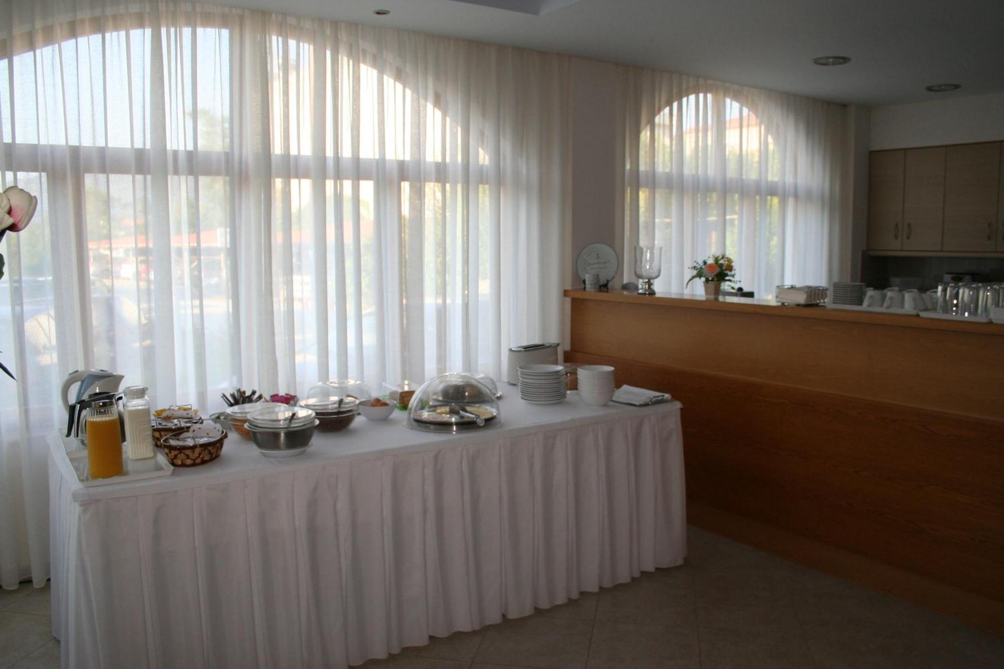 Posidonia Pension Amarynthos Exterior photo