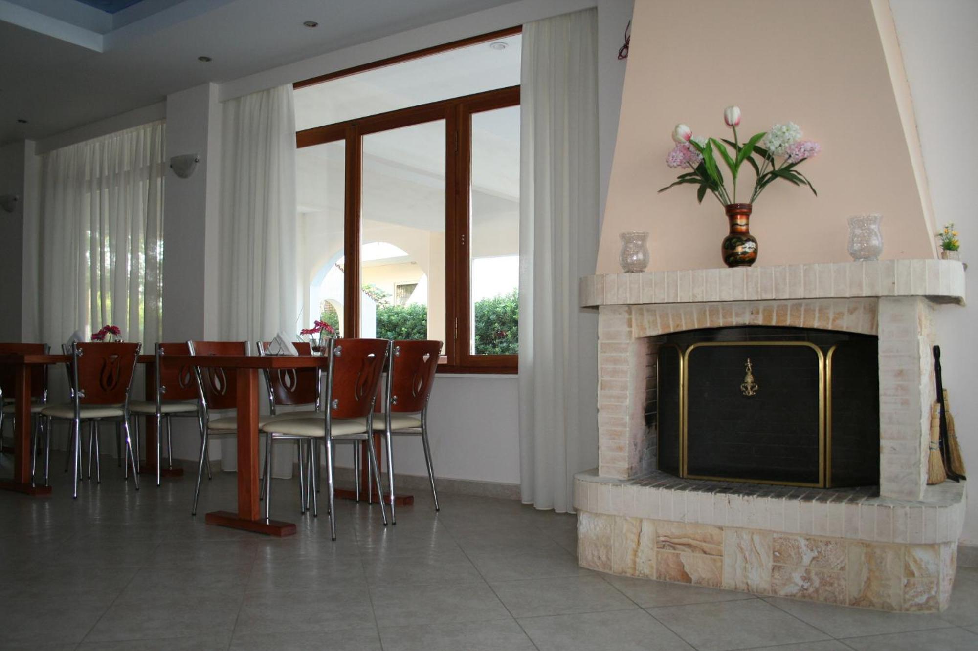 Posidonia Pension Amarynthos Exterior photo