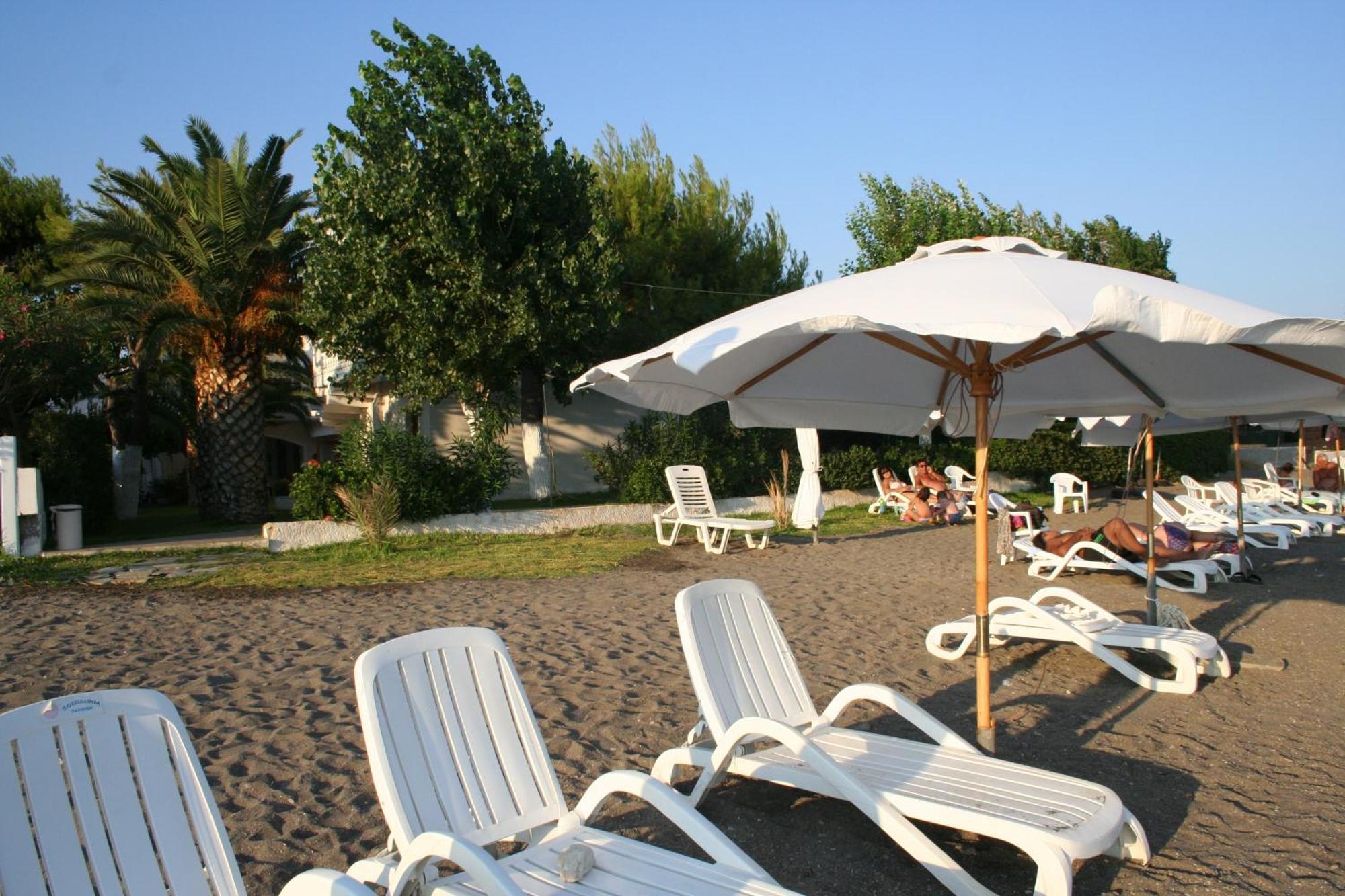 Posidonia Pension Amarynthos Exterior photo