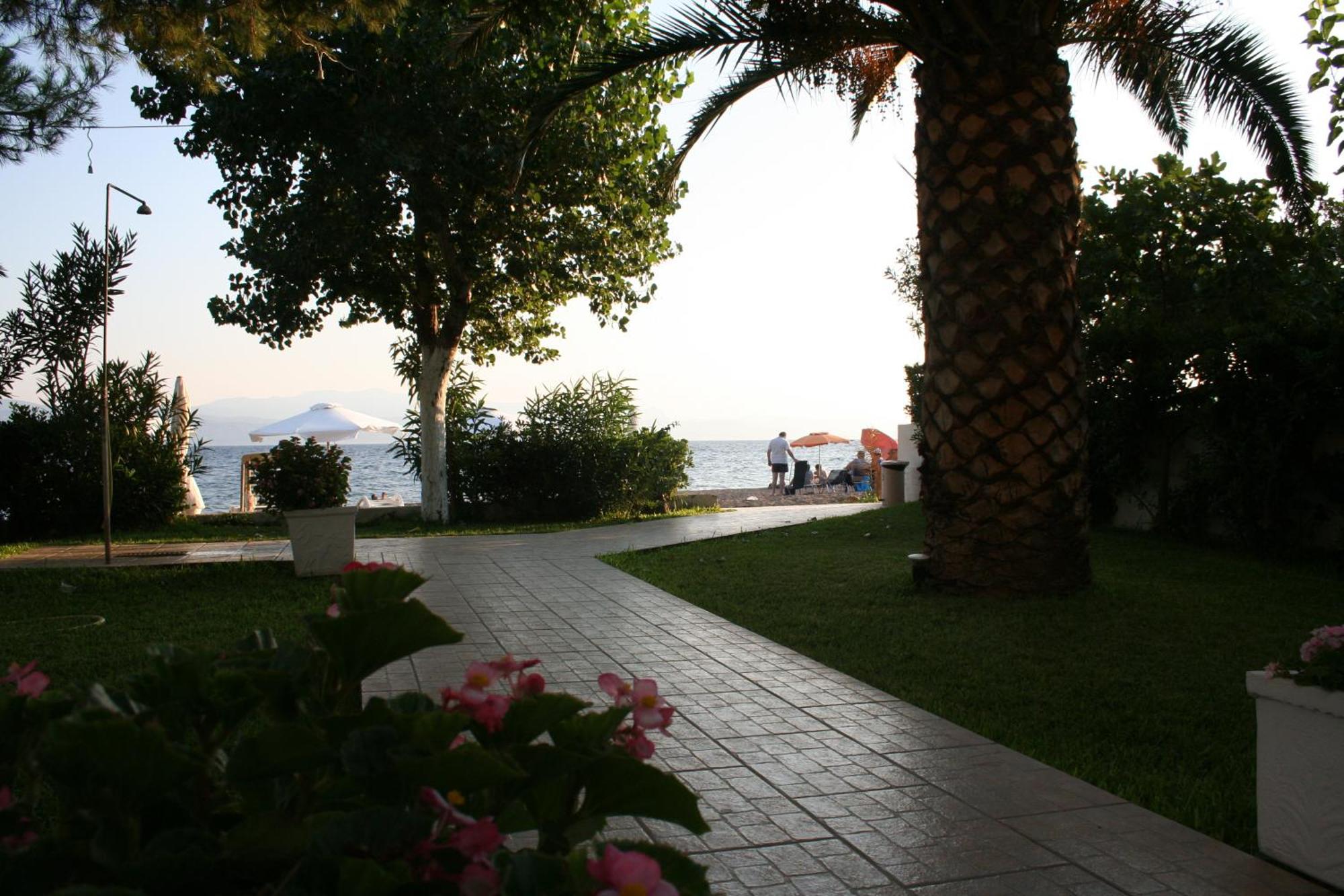 Posidonia Pension Amarynthos Exterior photo