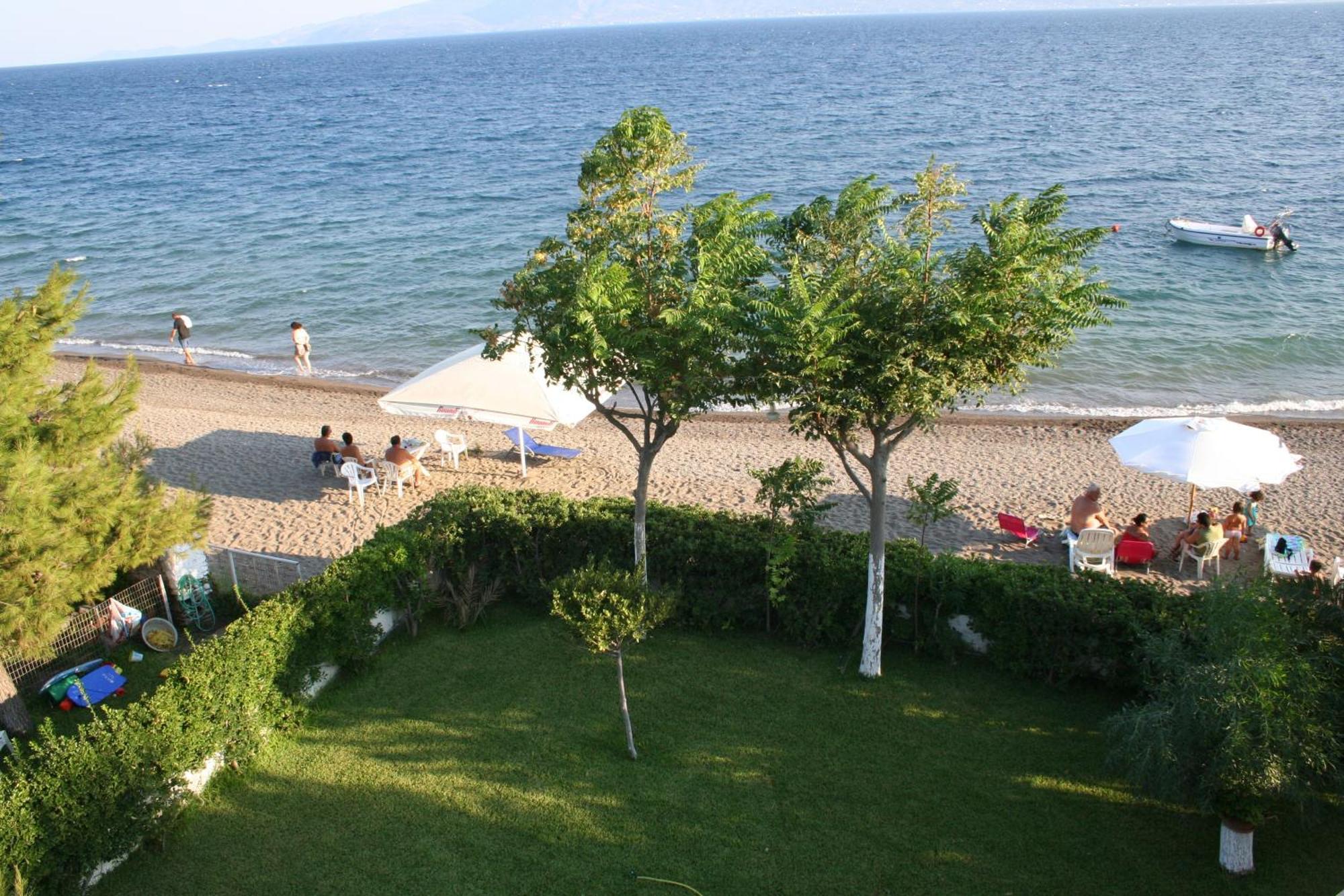 Posidonia Pension Amarynthos Exterior photo