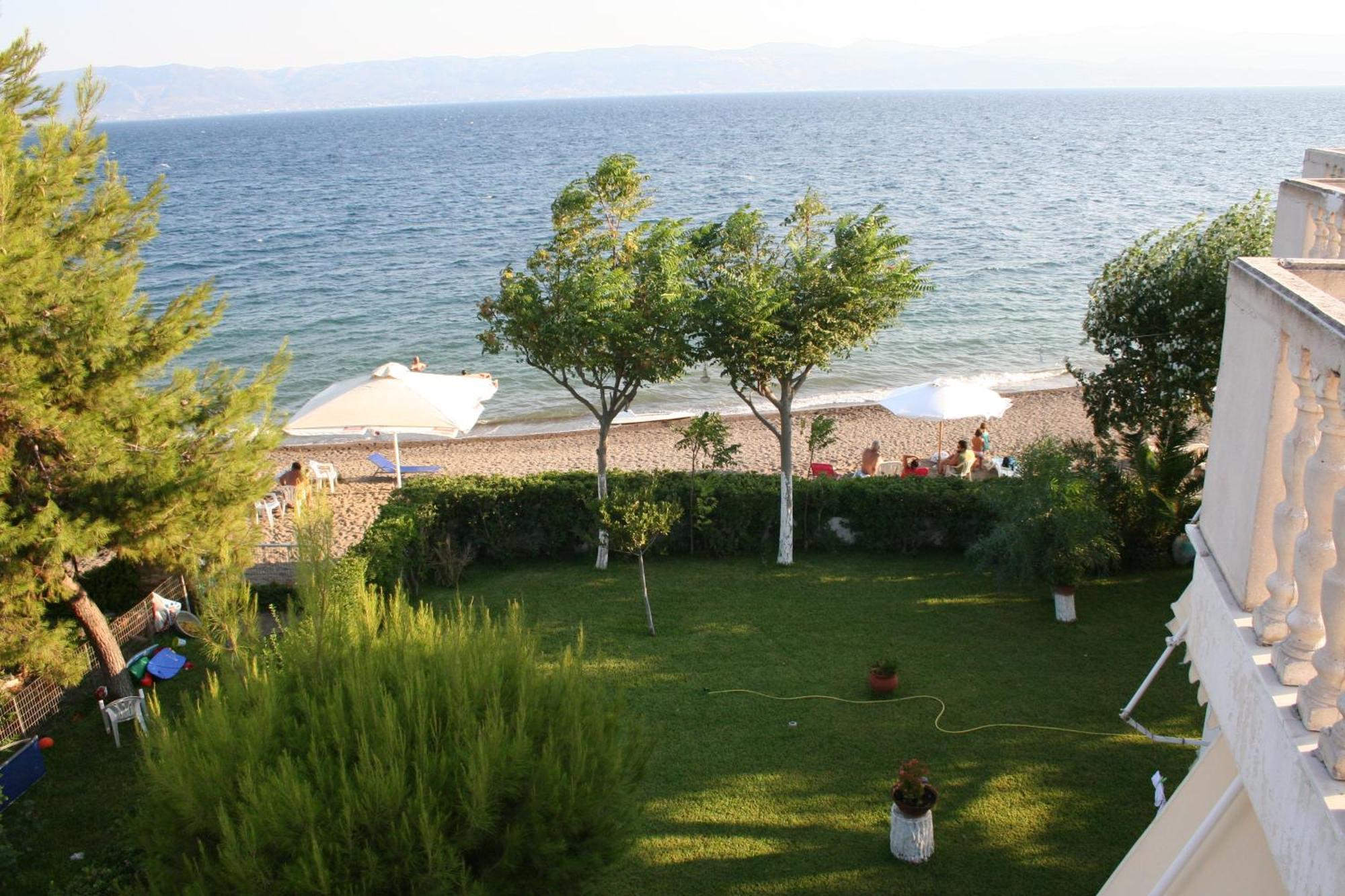 Posidonia Pension Amarynthos Exterior photo