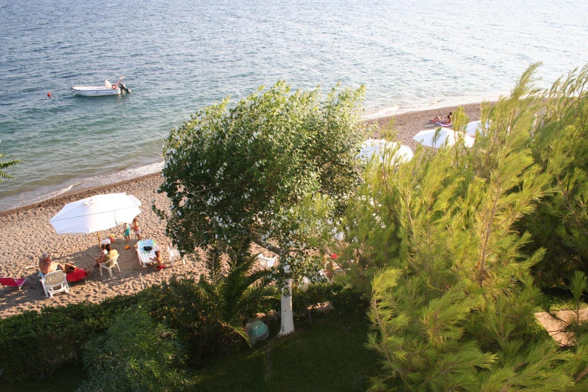 Posidonia Pension Amarynthos Exterior photo