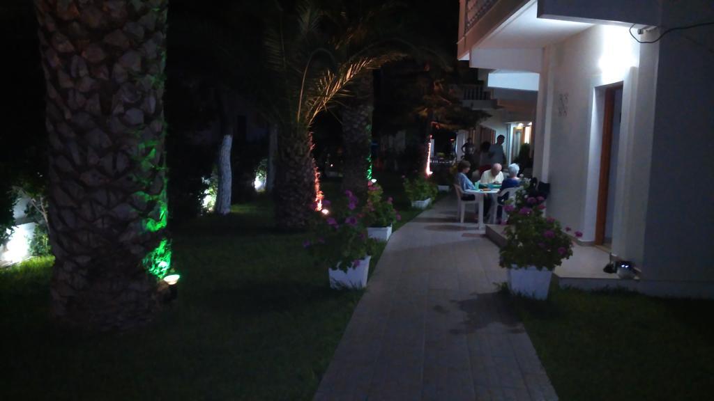Posidonia Pension Amarynthos Exterior photo