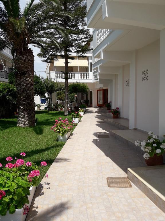 Posidonia Pension Amarynthos Exterior photo