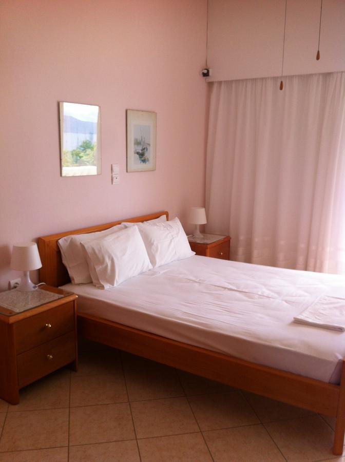 Posidonia Pension Amarynthos Exterior photo